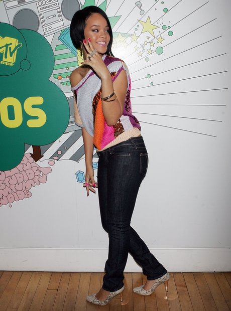 rihanna-2007-1406125563-view-1.jpg